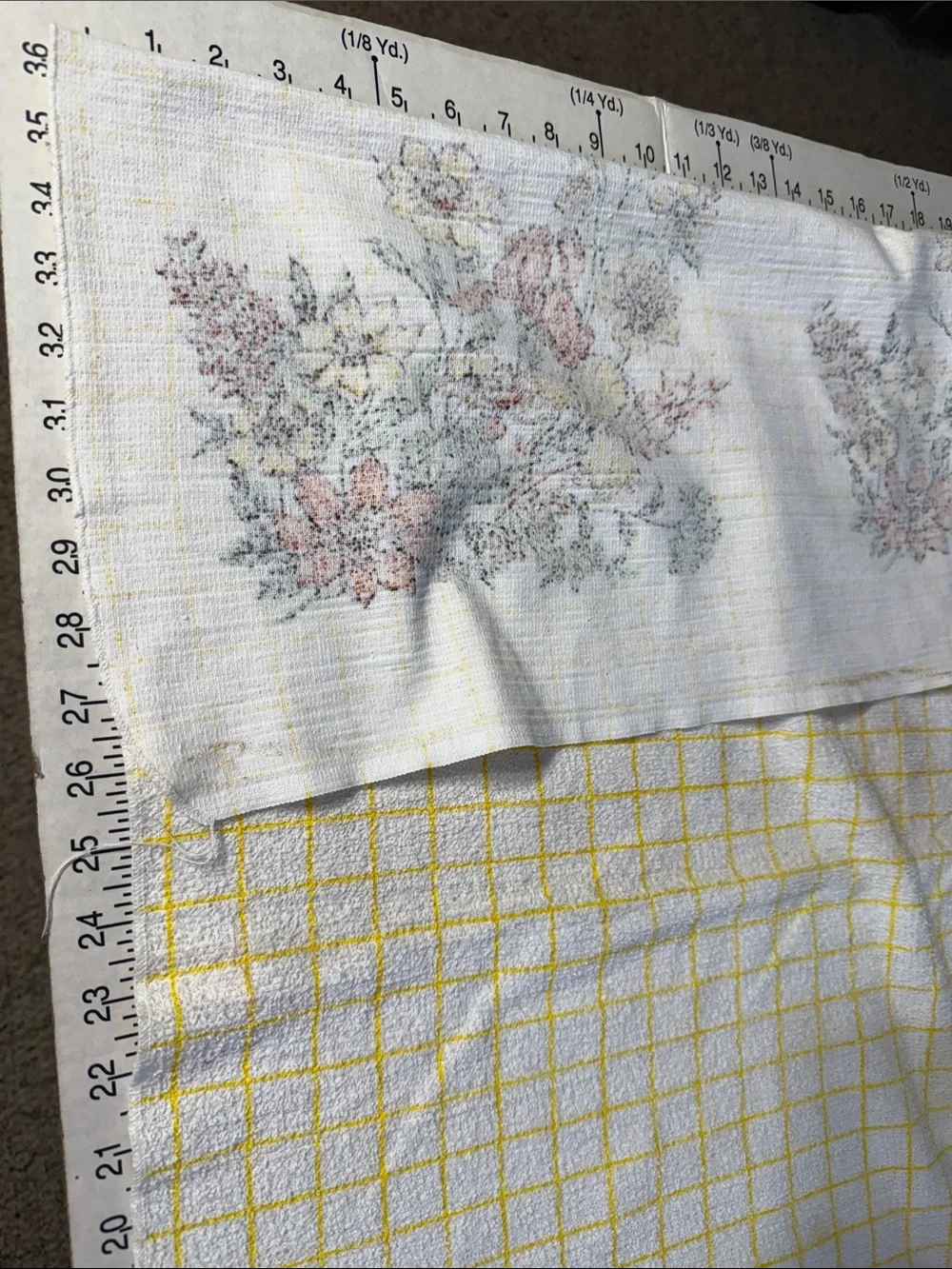Vintage 1970s Terry Cloth Tablecloth 66 x 46 Harvest Floral Yellow Grid Cottage